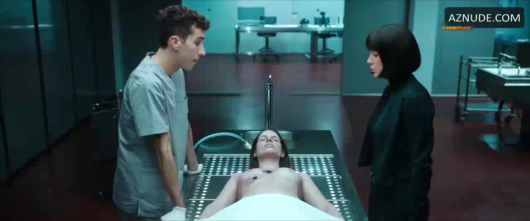 Daphne Patakia Boobs Scene In Dog 51 - Photo 1 of 5 photo 5