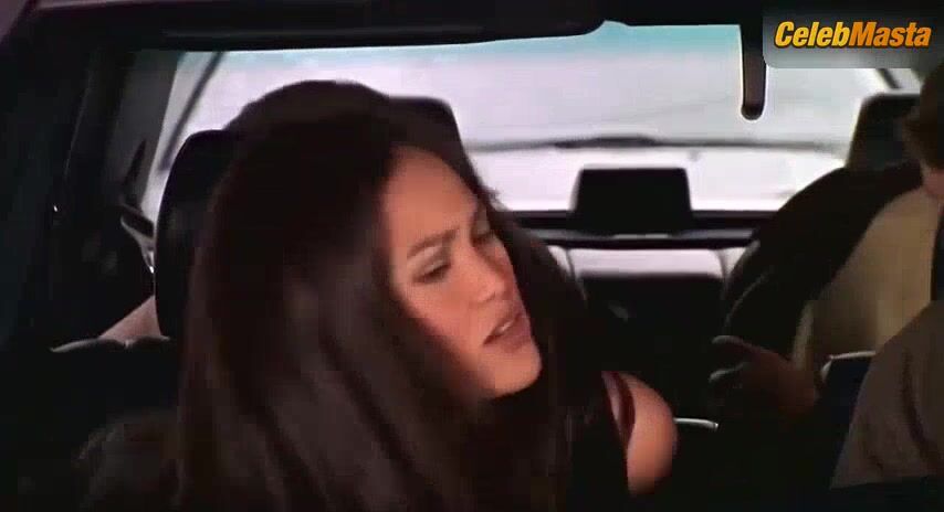 Tia Carrere Bares Sexy Scene In Relic Hunter - Photo 1 of 5 photo 2