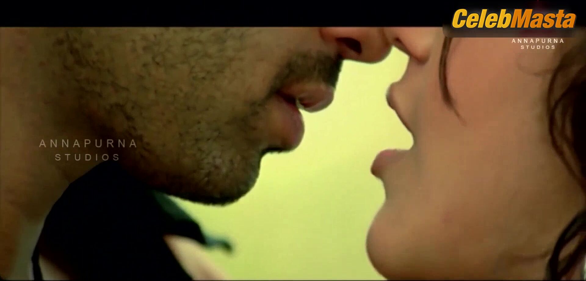 Kajal Agarwal Ass, Boobs Scene From Pourudu - Photo 5 of 5 photo 2