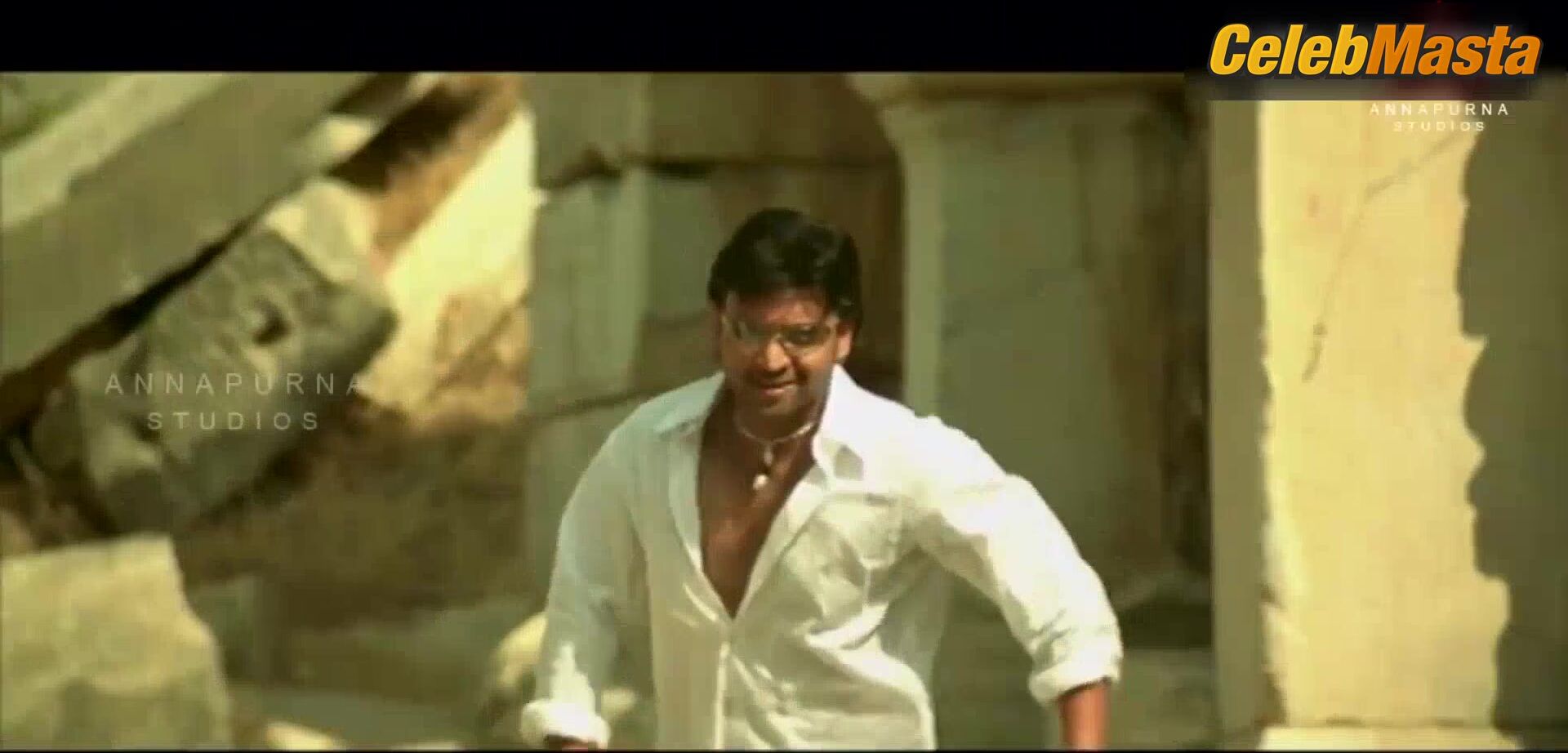Kajal Agarwal Ass, Boobs Scene From Pourudu - Photo 5 of 5 photo 4