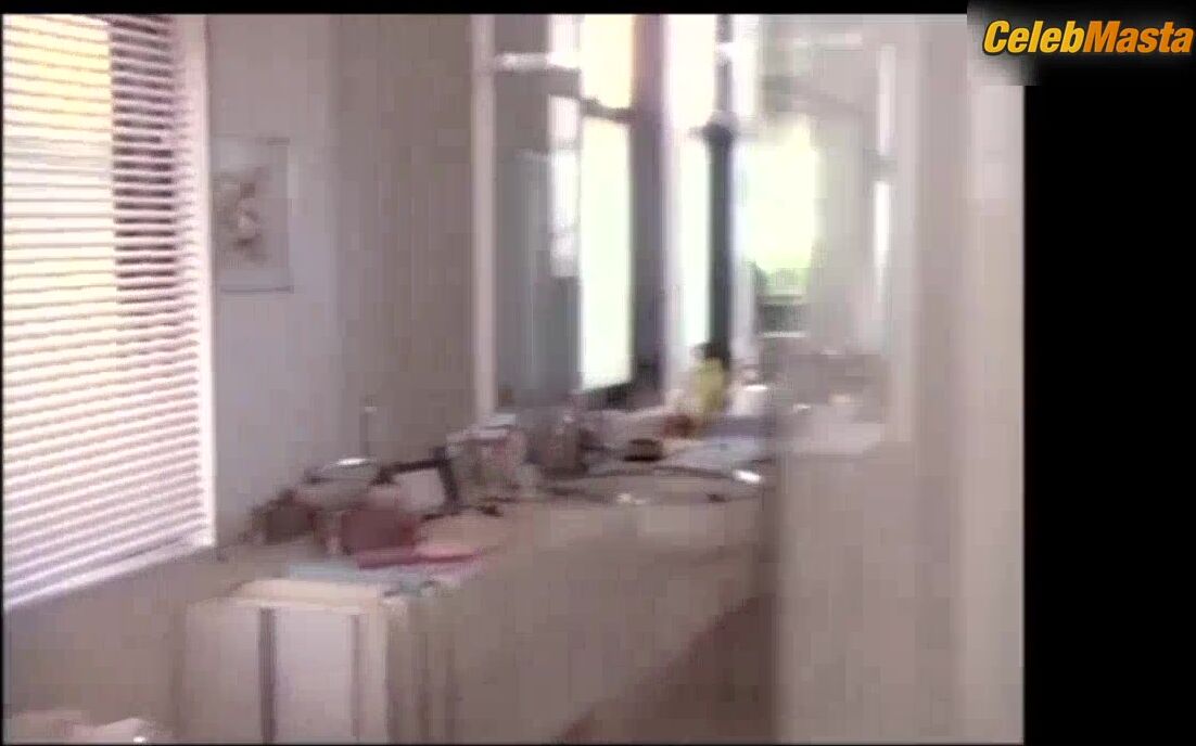 Tia Carrere ’s Hot Scene In Tales From The Crypt - Photo 2 of 5