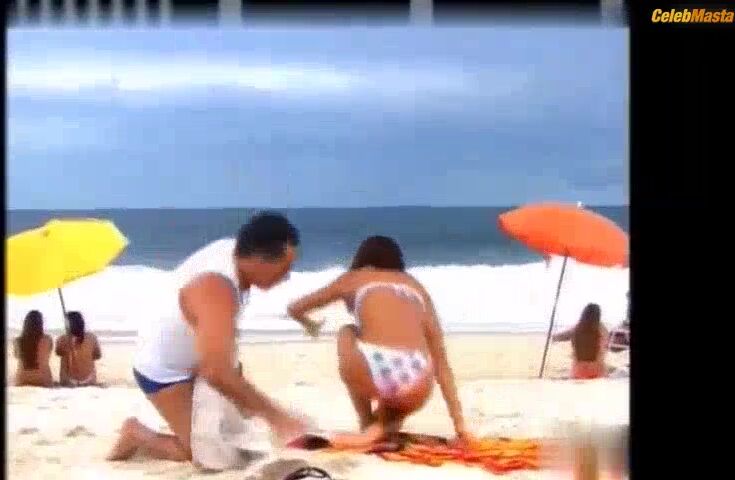 Camila Pitanga Bares Breasts In Paraiso Tropical Scene - Photo 1 of 5