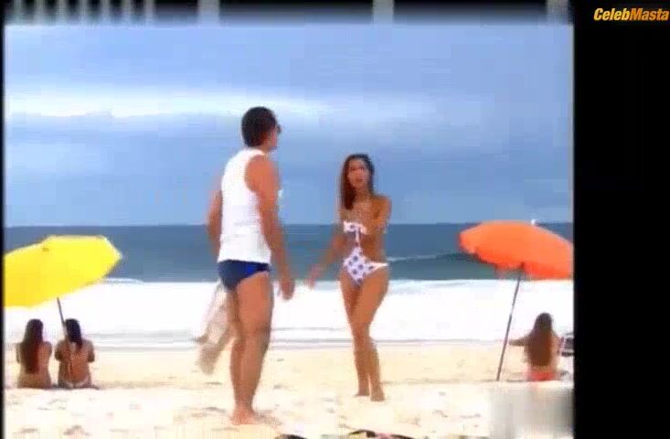 Camila Pitanga Bares Breasts In Paraiso Tropical Scene - Photo 1 of 5 photo 2