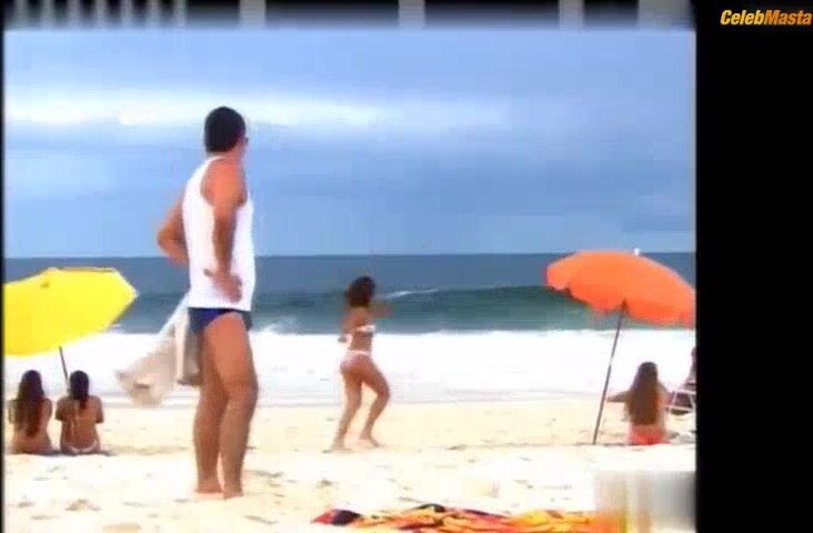 Camila Pitanga Bares Breasts In Paraiso Tropical Scene - Photo 1 of 5 photo 5