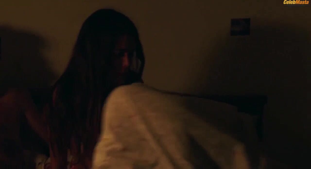 Adriana Ugarte ’s Boobs Scene In Amoureux De Ma Femme - Photo 1 of 5 photo 2