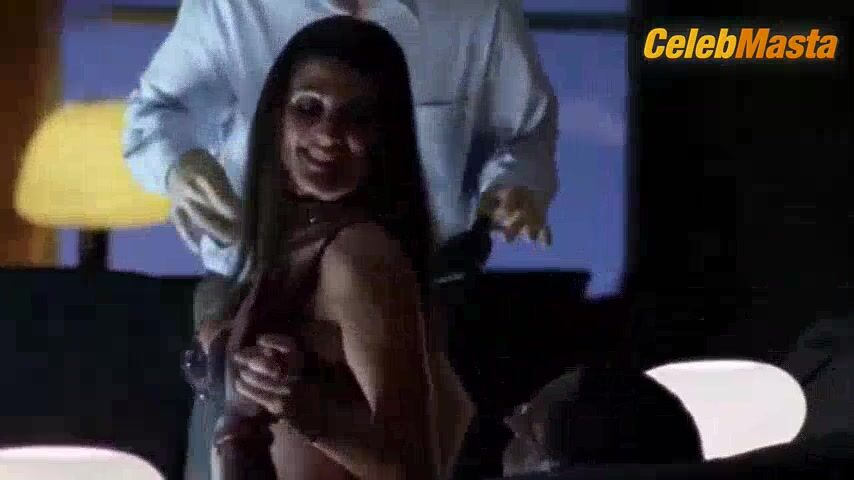 Julia Benson Booty, Tits Scene From Tru Calling - Photo 1 of 5 photo 4