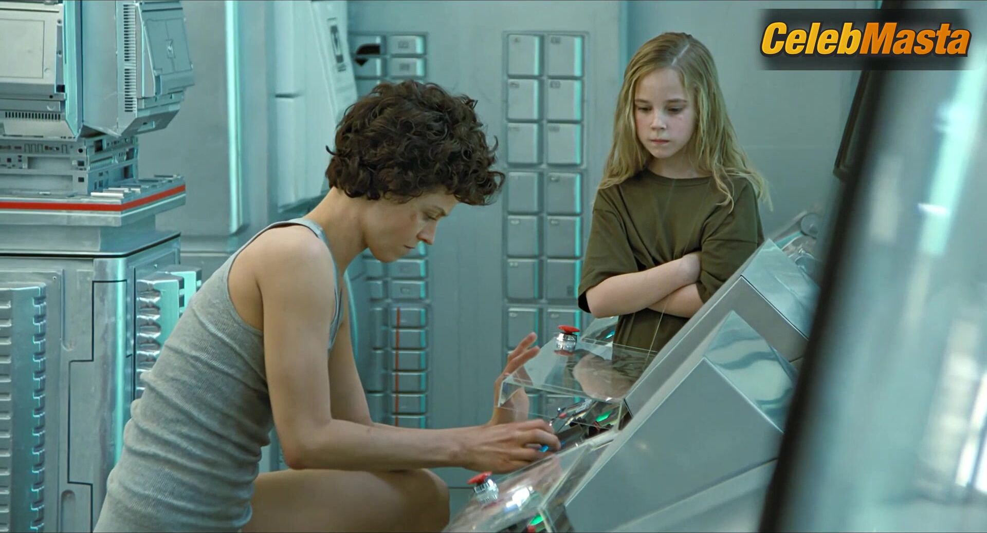 Sigourney Weaver ’s Underwear Scene From Aliens - Photo 2 of 5 photo 1