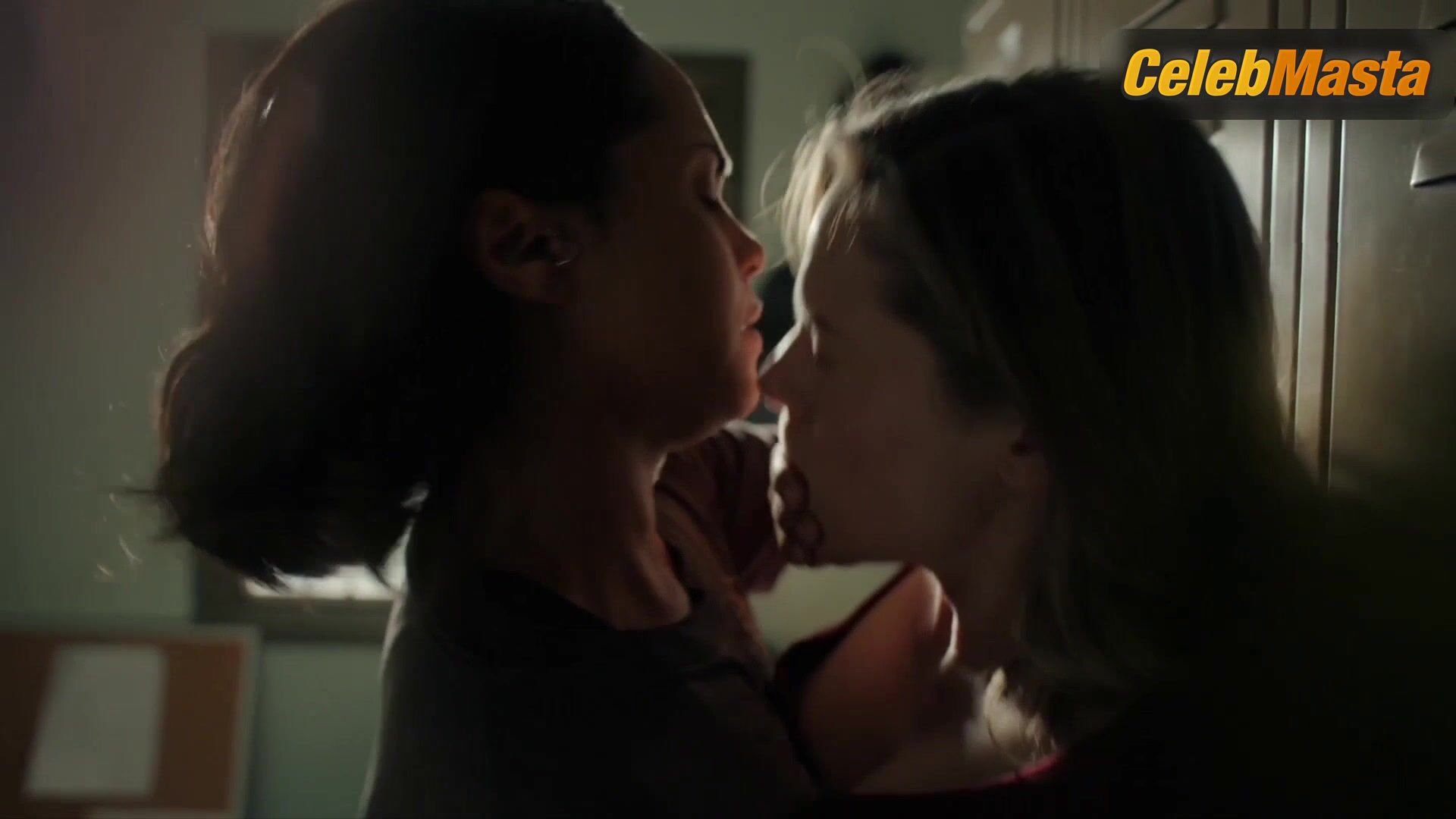 Monica Raymund And Tonya Glanz’s Lesbian Moment In - Photo 1 of 5 photo 5