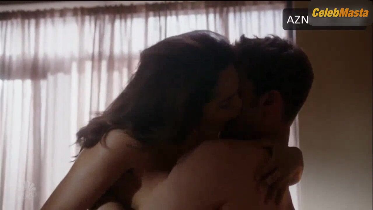 Monica Raymund ’s Hot Scene In Chicago Fire - Photo 1 of 5 photo 4