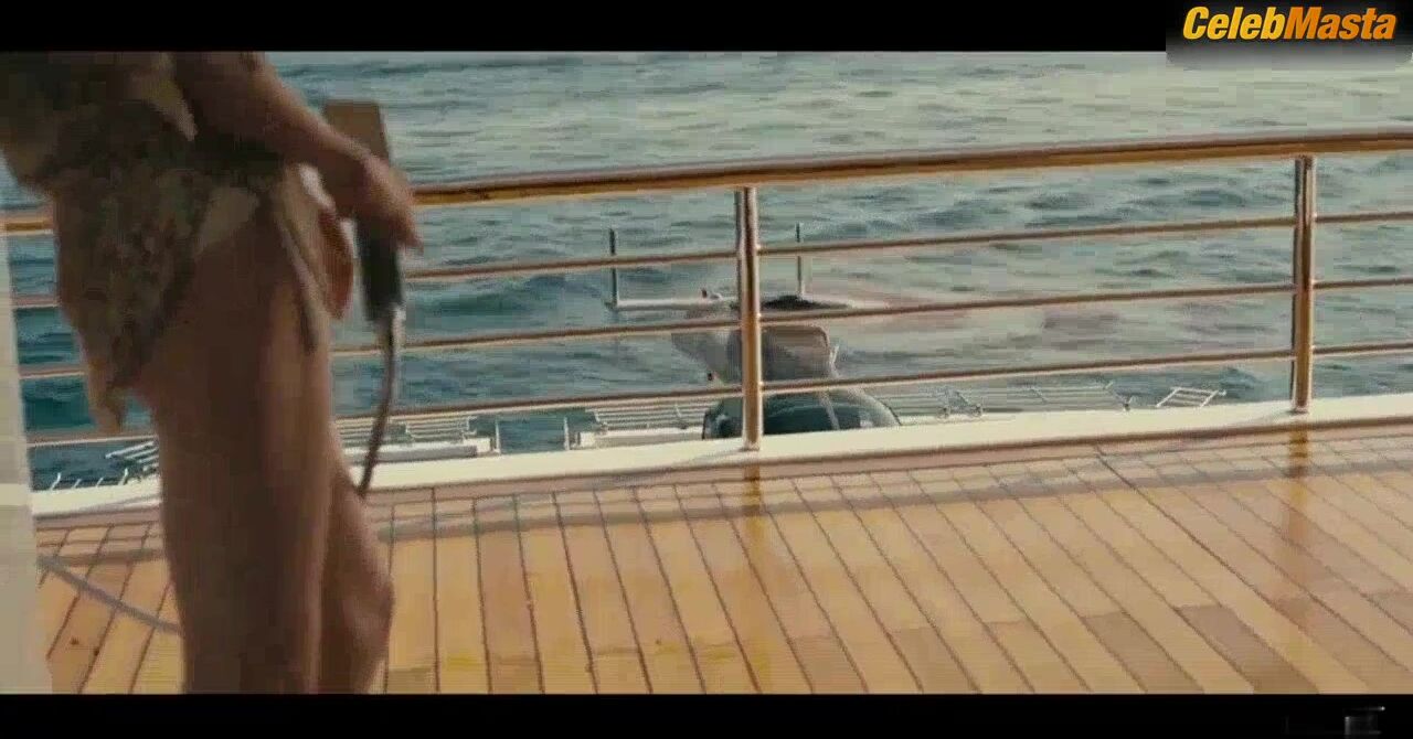 Elizabeth Debicki Ass, Tits Scene From Tenet - Photo 3 of 5 photo 2