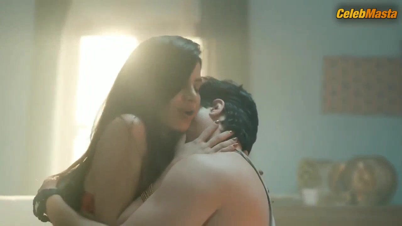 Palak Singh Reveals Sexy Scene In Matki Part 2 - Photo 2 of 5 photo 5