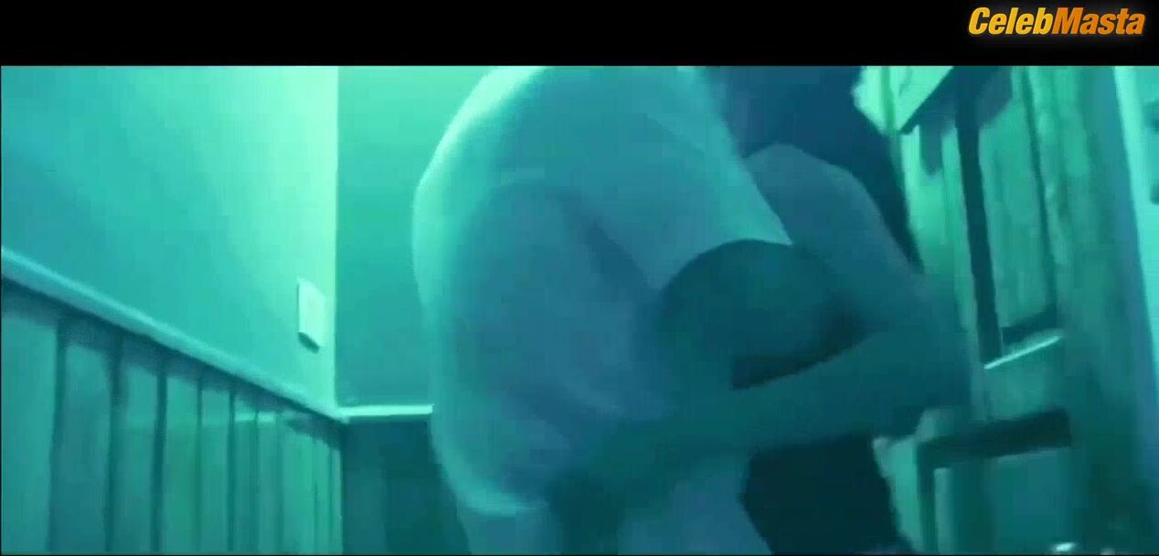Kylie Verzosa Boobs Scene In Ikaw Lang Ang Mahal - Photo 2 of 5