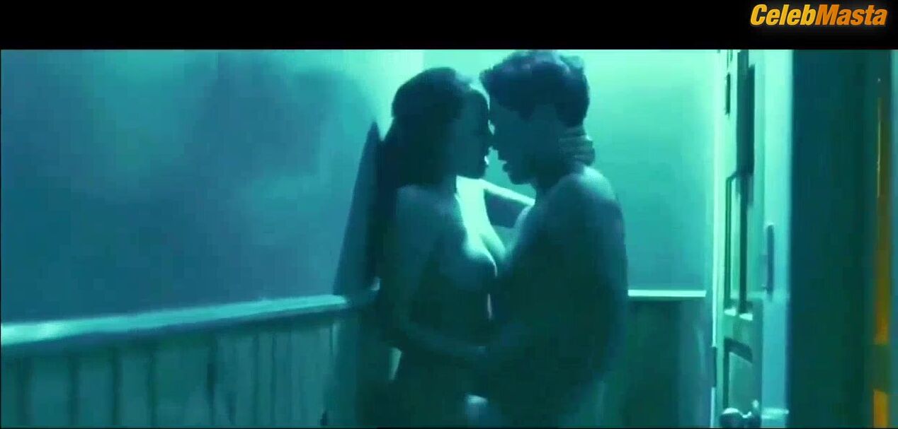 Kylie Verzosa Boobs Scene In Ikaw Lang Ang Mahal - Photo 2 of 5 photo 5