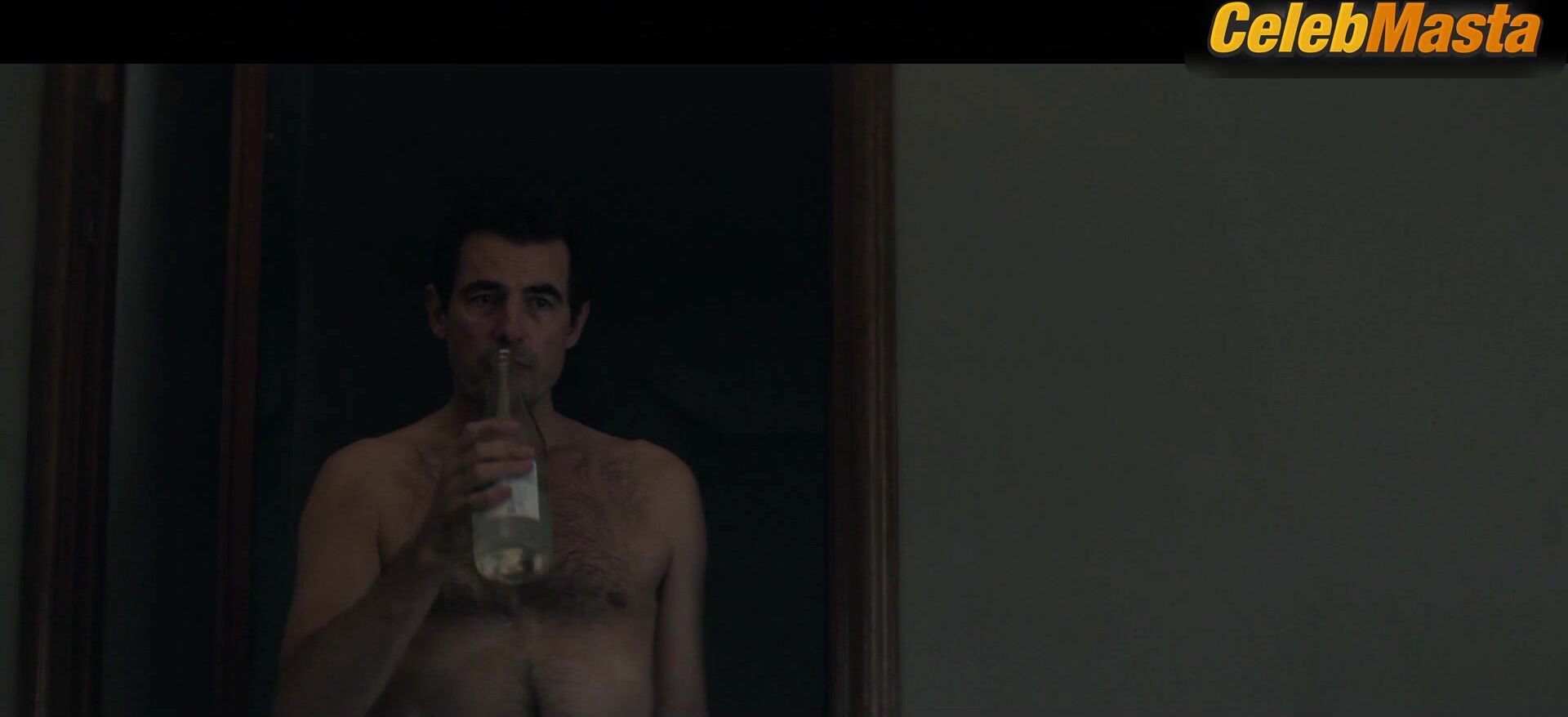 Elizabeth Debicki Tits, Underwear Scene From The Burnt Orange - Photo 5 of 5 photo 2