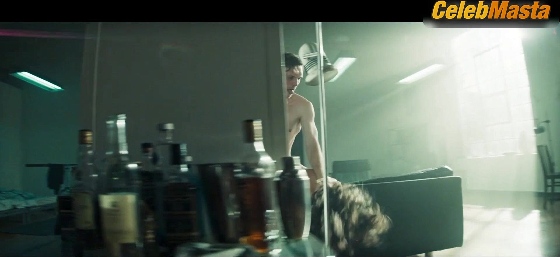 Natalia Siwiec ’s Tits And Butt Scene From How I - Photo 2 of 5 photo 5