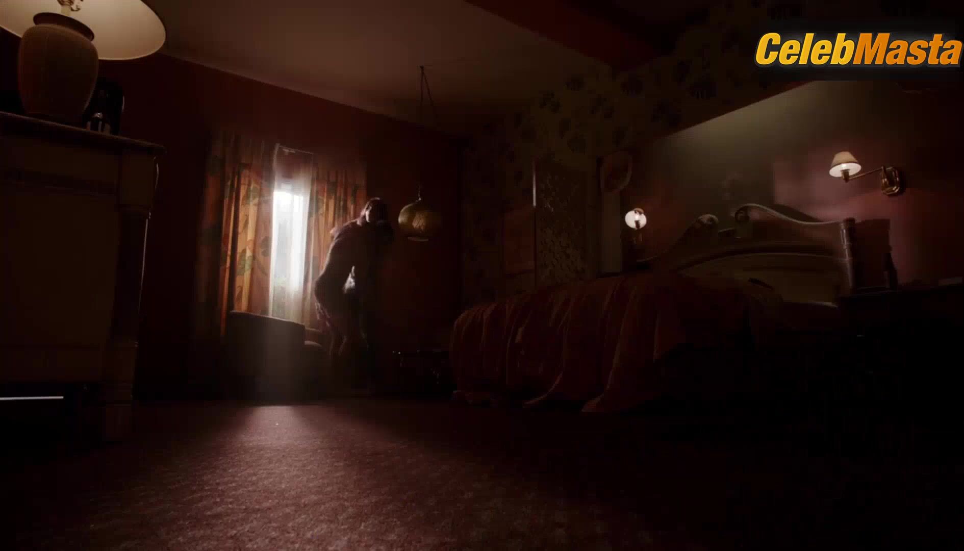 Jennifer Carpenter Hot Scene In Dexter - Photo 2 of 5