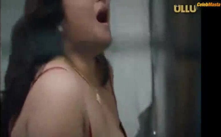 Rajsi Verma Reveals Boobs, Underwear Scene In Palang Tod - Photo 1 of 5 photo 4