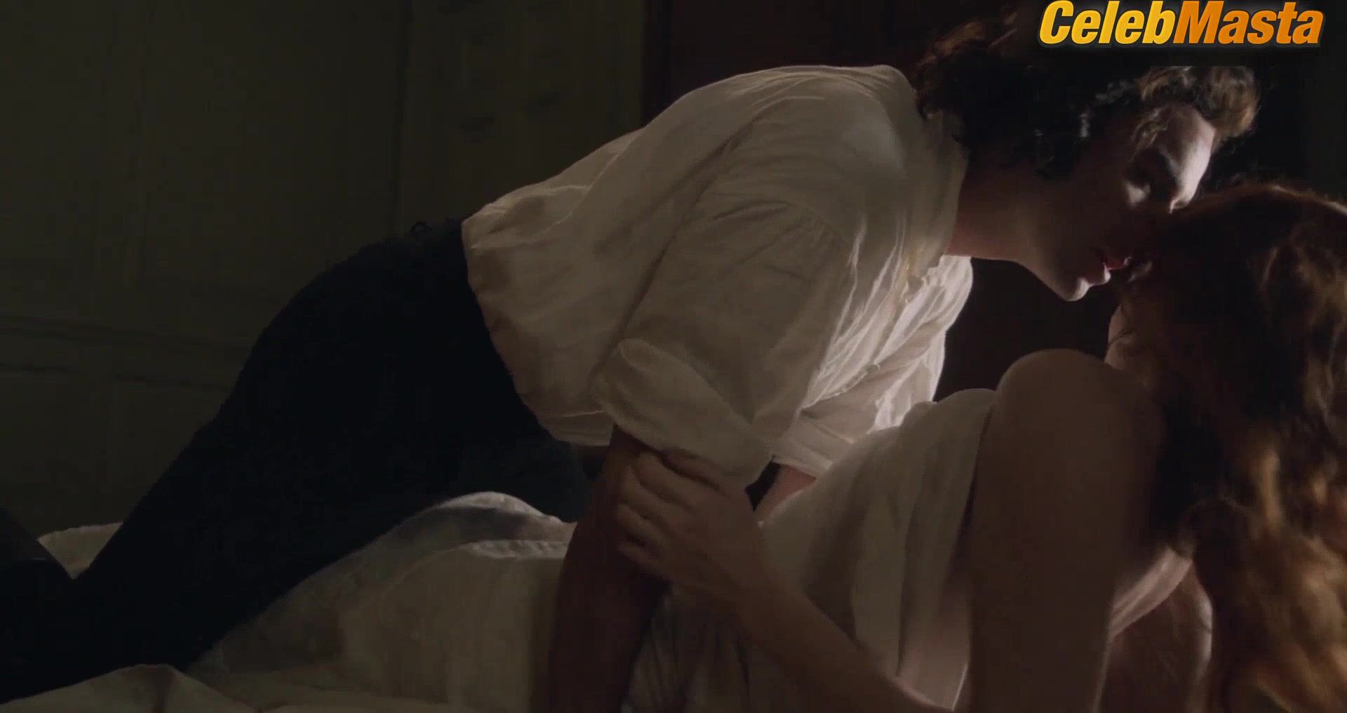 Eleanor Tomlinson ’s Sexy Scene From Poldark - Photo 1 of 5 photo 5