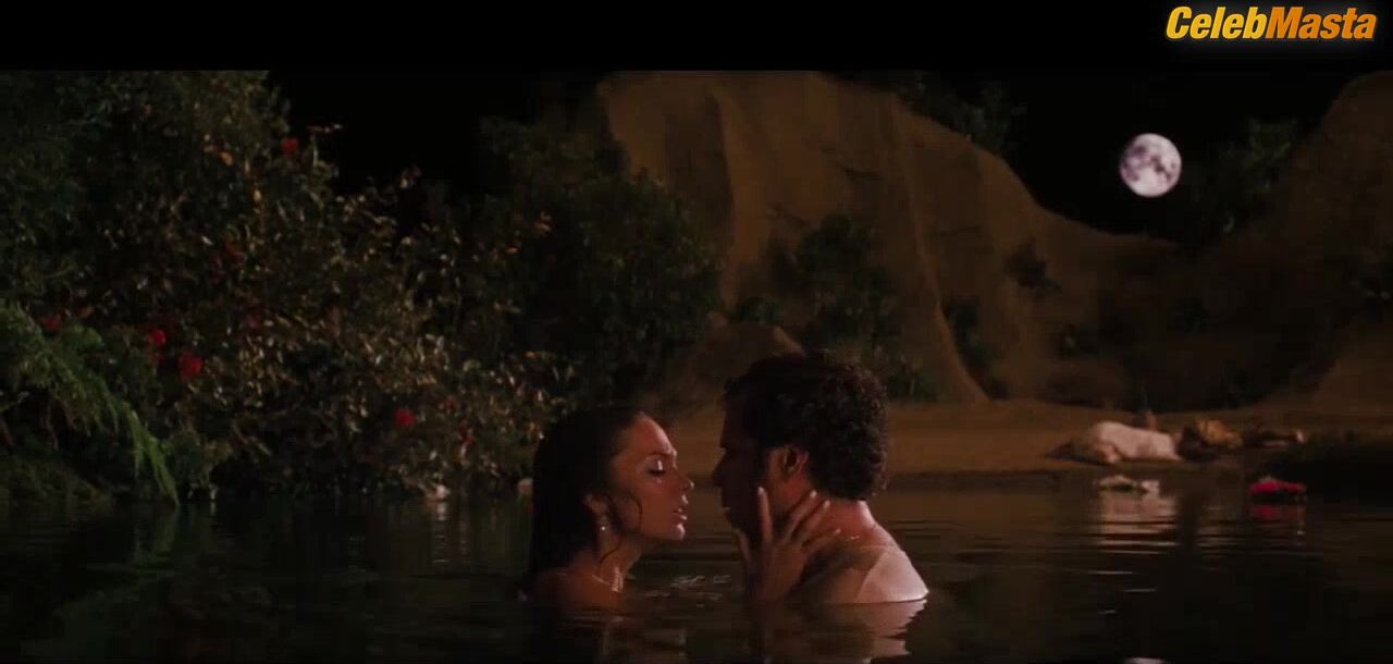 Genesis Rodriguez Booty Scene From Casa De Mi Padre - Photo 2 of 5 photo 4
