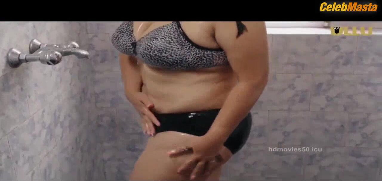 Rajsi Verma Flaunts Ass, Tits Scene In Charmsukh Tauba - Photo 2 of 5 photo 1