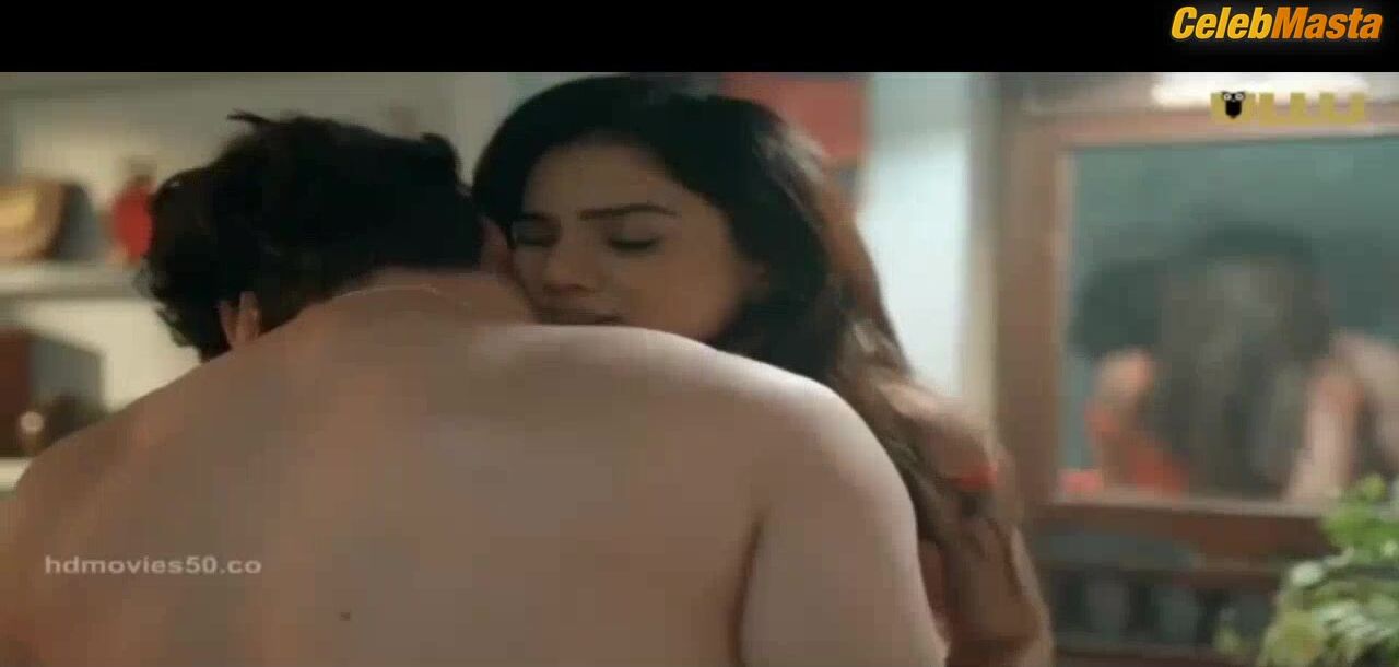 Palak Singh ’s Tits And Swimsuit Scene In Matki - Photo 2 of 5