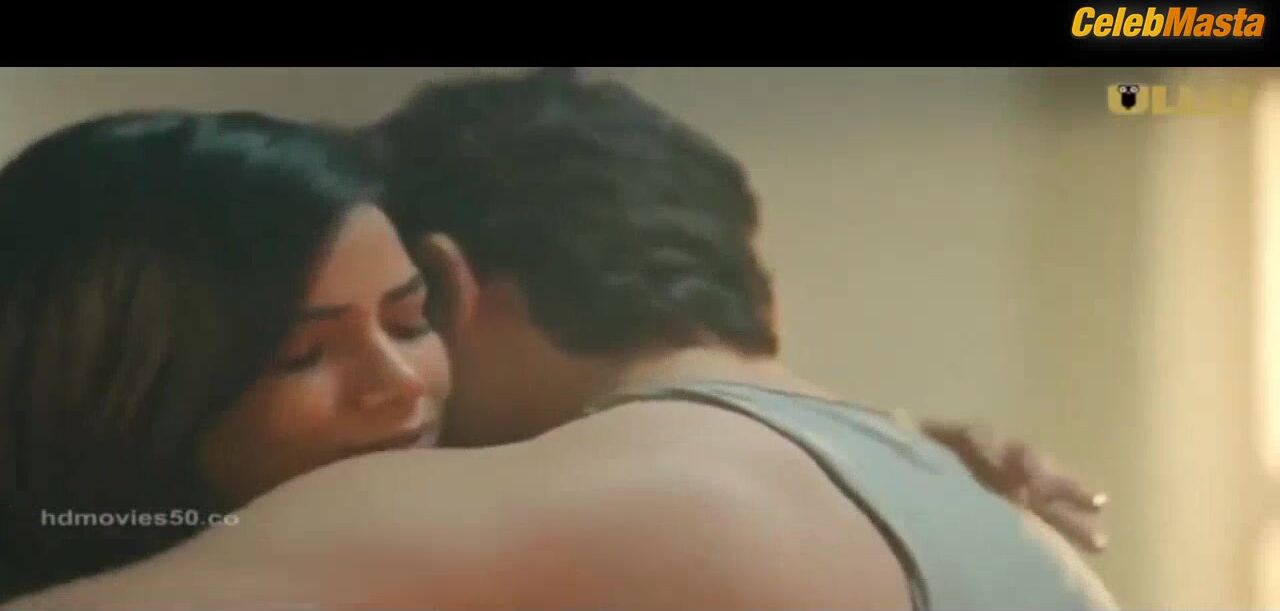 Palak Singh ’s Tits And Swimsuit Scene In Matki - Photo 2 of 5 photo 5