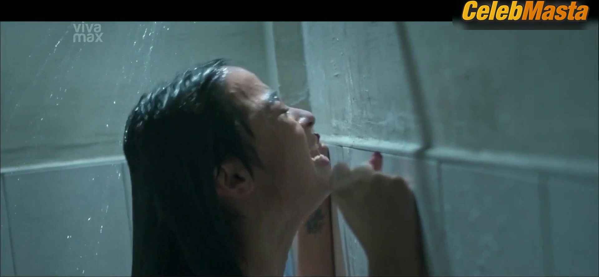 A.j. Raval Flaunts Boobs, Butt Scene In Kaliwaan - Photo 2 of 5 photo 1