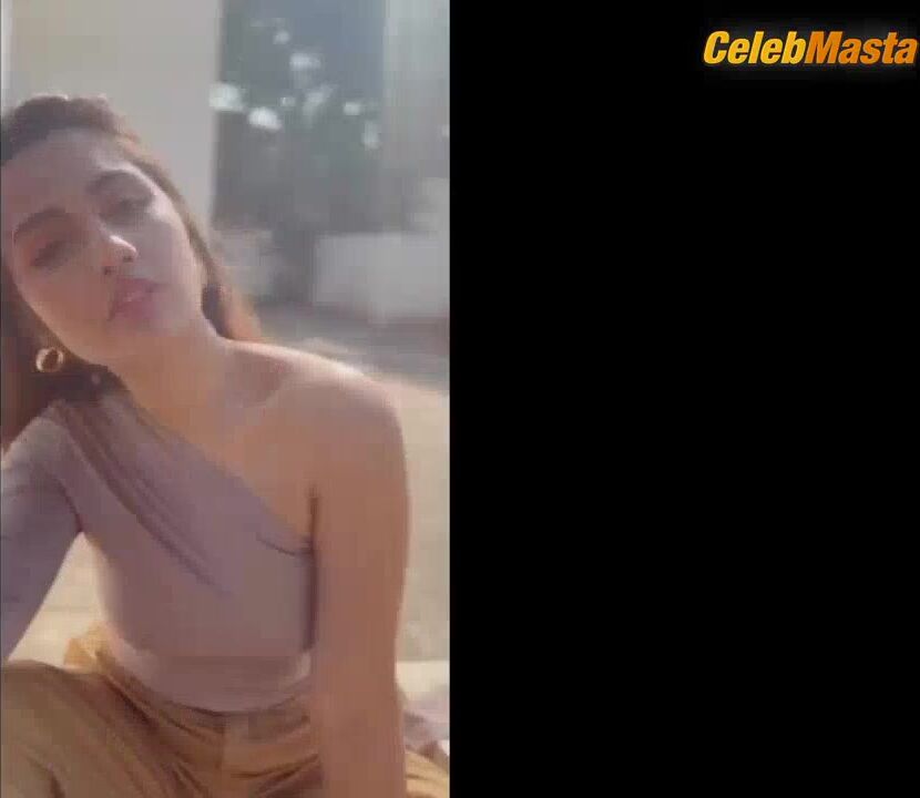 Anushka Luhar ’s Tits Scene From Photos & Videos - Photo 1 of 5