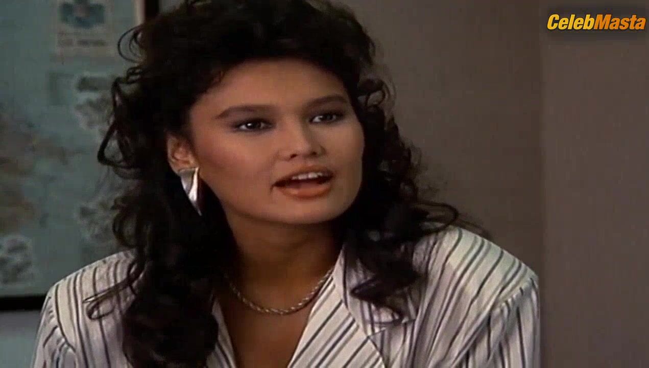 Tia Carrere Bares Butt Scene In Fine Gold - Photo 2 of 5 photo 4