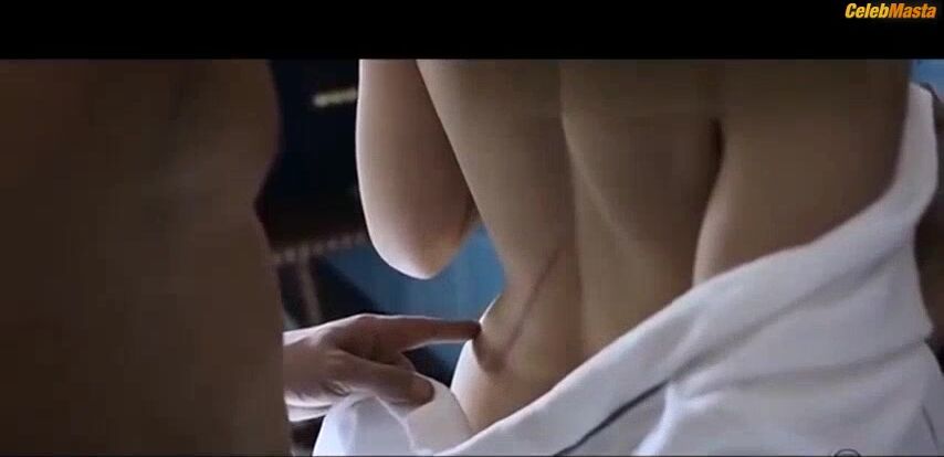 Kangana Ranaut Sexy Scene From Rangoon - Photo 4 of 5 photo 1