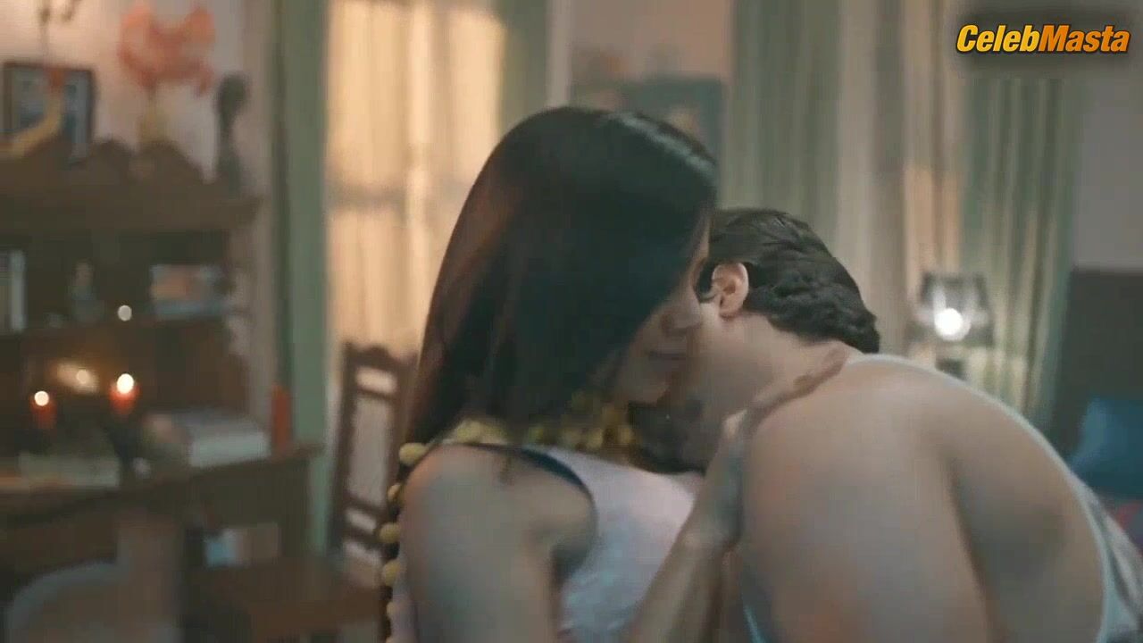 Palak Singh ’s Hot Scene In Matki Part 2 - Photo 2 of 5 photo 1