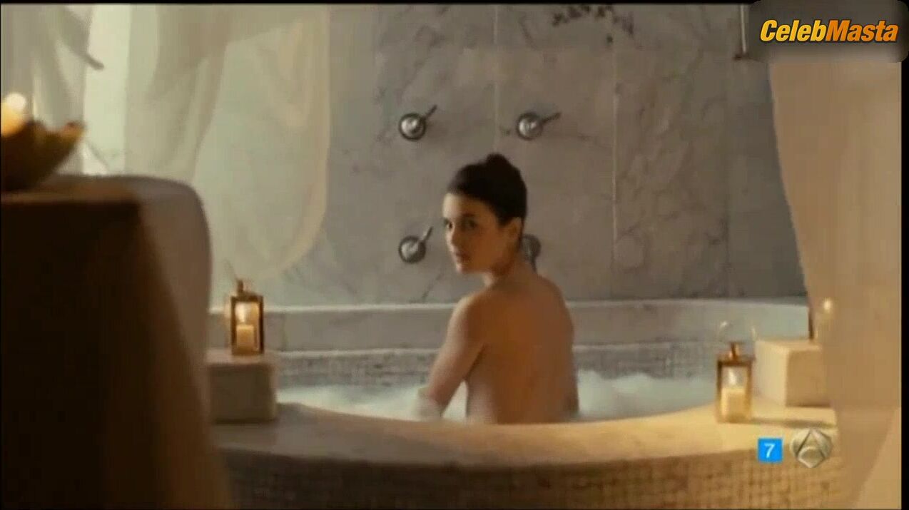 Adriana Ugarte ’s Sexy Scene From El Tiempo Entre - Photo 3 of 5 photo 2