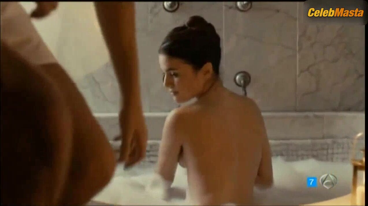 Adriana Ugarte ’s Sexy Scene From El Tiempo Entre - Photo 3 of 5 photo 4