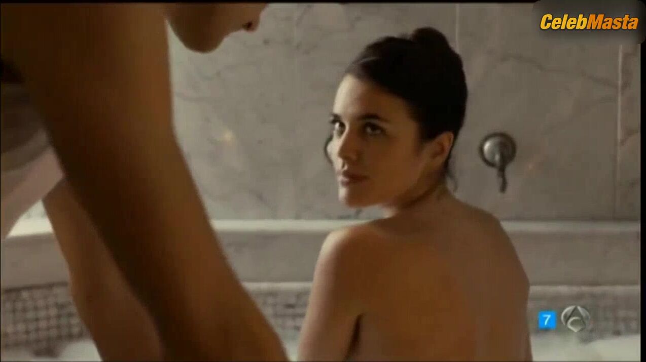 Adriana Ugarte ’s Sexy Scene From El Tiempo Entre - Photo 3 of 5 photo 5