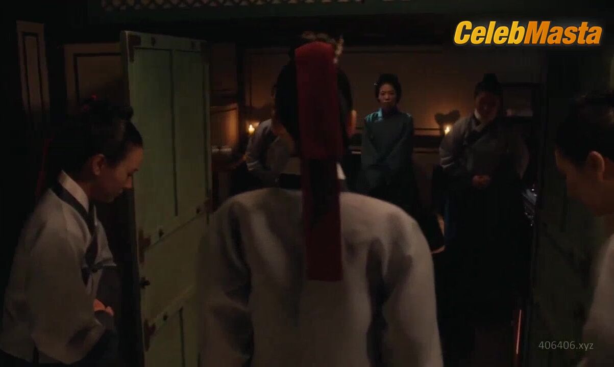 Cha Joo-young Lee Yi Dam And Sexy Scene From The Queen Who - Photo 2 of 5 photo 1