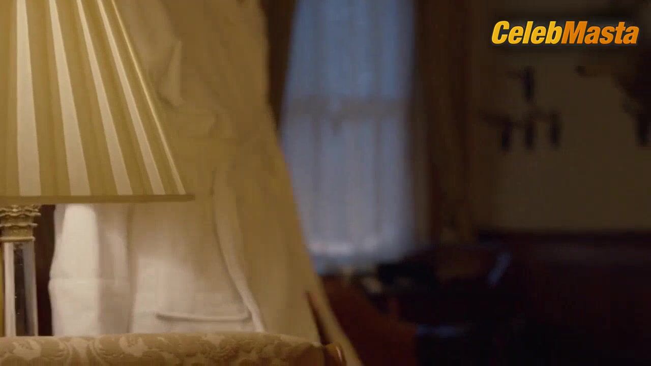 Elizabeth Debicki Naked Scene From The Night Manager - Photo 1 of 5