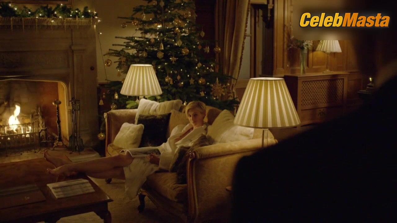 Elizabeth Debicki Naked Scene From The Night Manager - Photo 1 of 5 photo 5