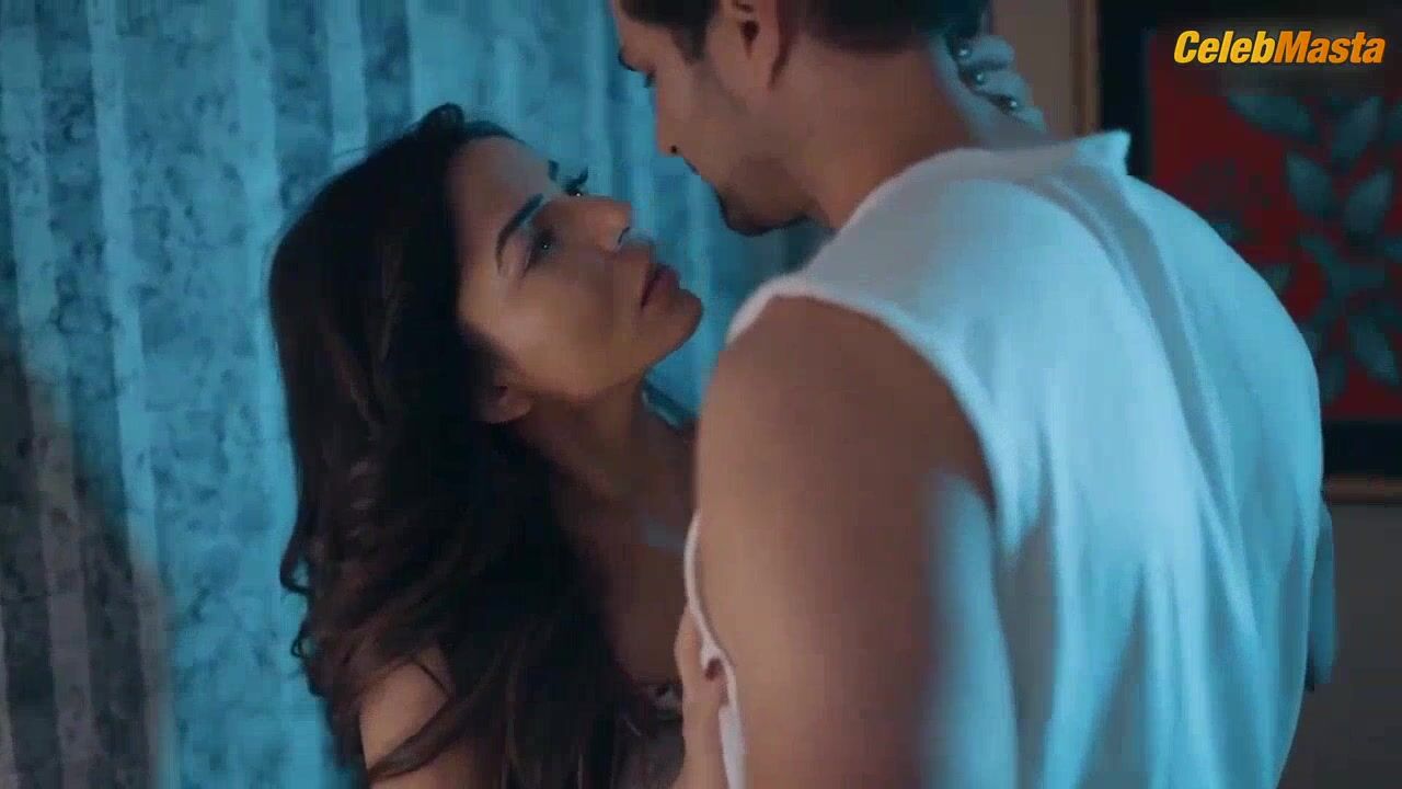 Maahi Khan ’s Ass, Tits Scene In Khoon Bhari Maang - Photo 2 of 5