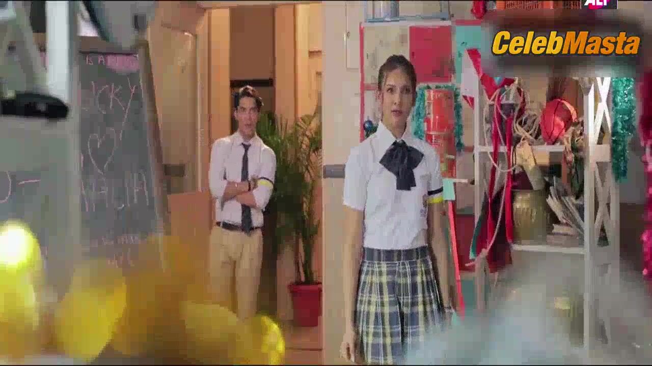 Nibedita Pal Palak Singh And Show Sexy Scene In Class Of - Photo 1 of 5
