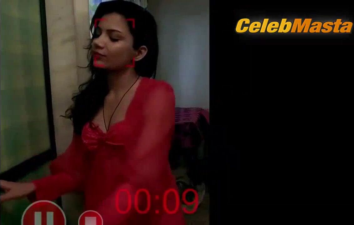 Palak Singh ’s Steamy Scene In Gayab - Photo 2 of 5 photo 1