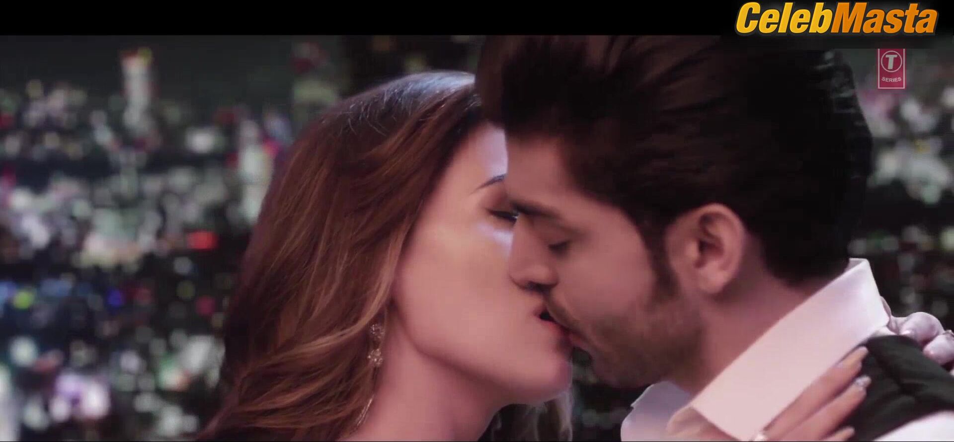 Sana Khan Reveals All In Scene From Wajah Tum Ho - Photo 5 of 5 photo 4