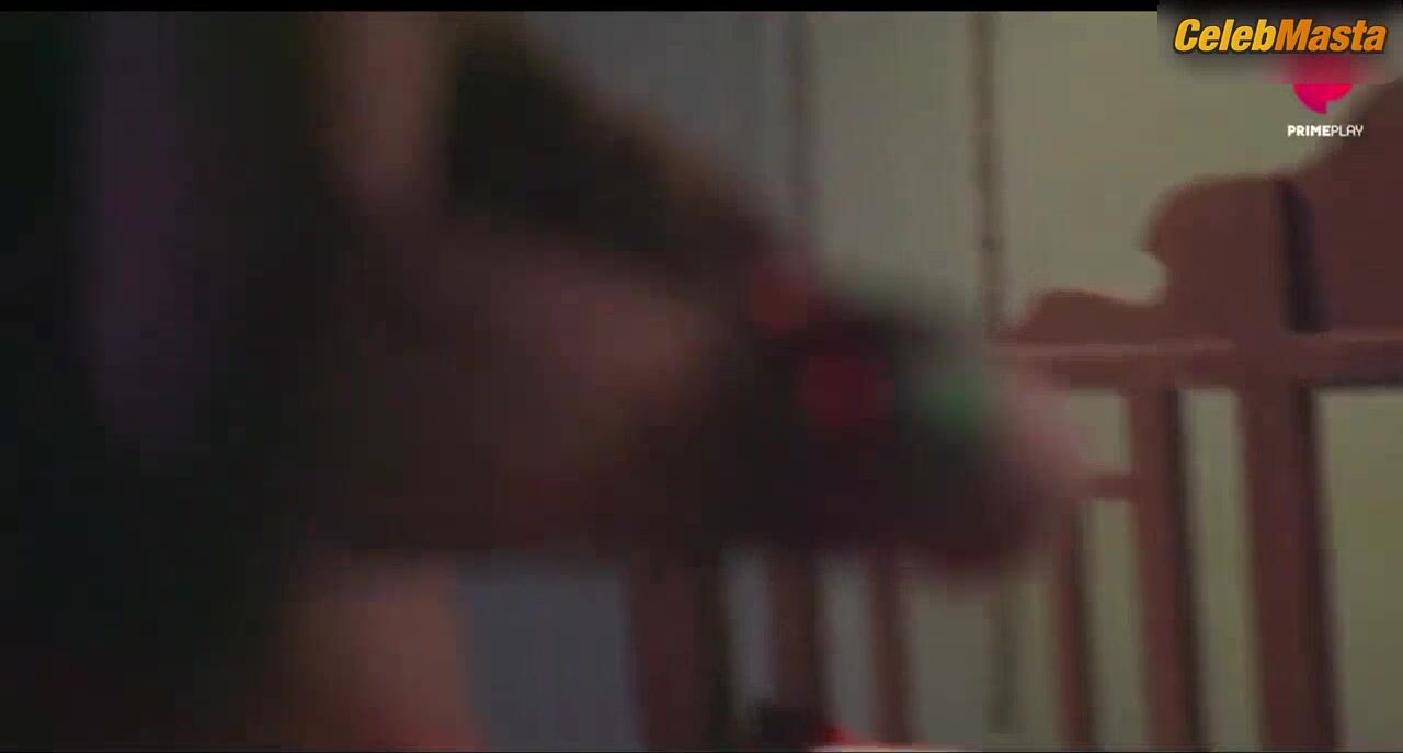 Jayshree Gaikwad Flaunts Hot Scene In Paglet - Photo 1 of 5 photo 4