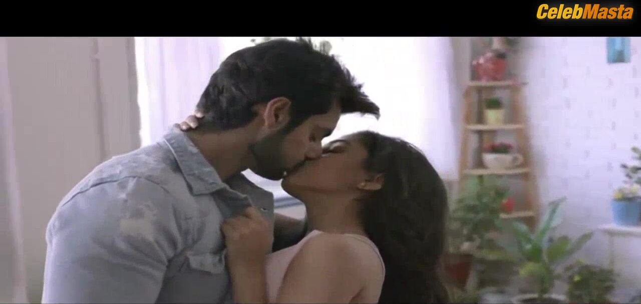 Priya Banerjee ’s Hot Scene In Fuh Se Fantasy - Photo 1 of 5 photo 4