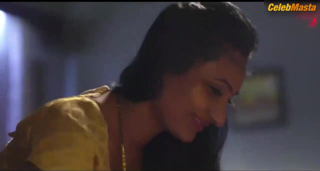 Jayshree Gaikwad ’s Hot Scene In Paglet - Photo 2 of 5 photo 4