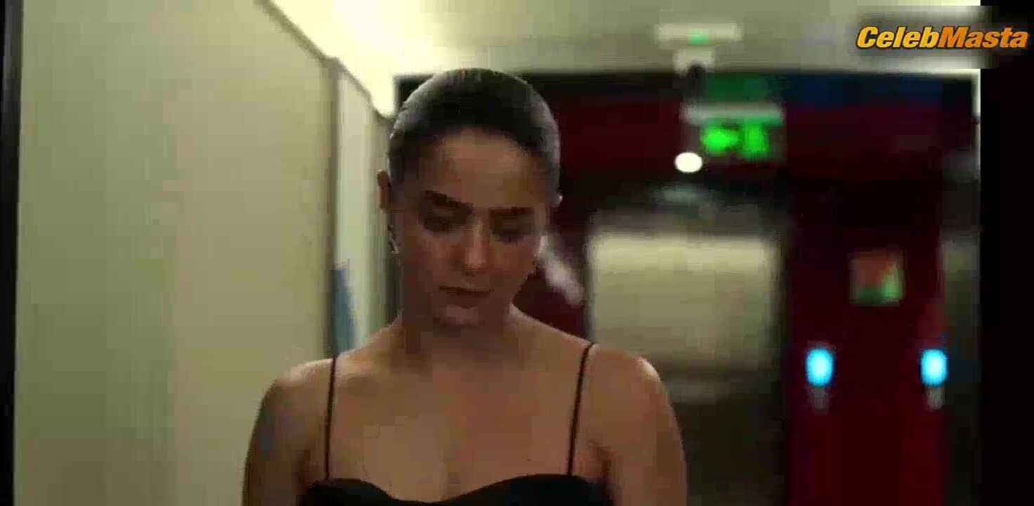 Surveen Chawla ’s Sexy Scene From Rana Naidu - Photo 1 of 5