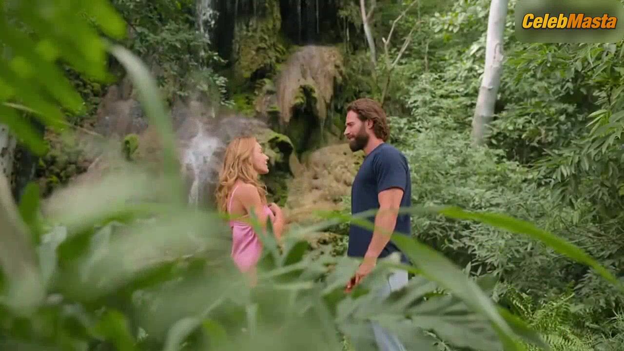Angelique Boyer Flaunts Ass, Tits Scene In El Extrano - Photo 5 of 5 photo 2