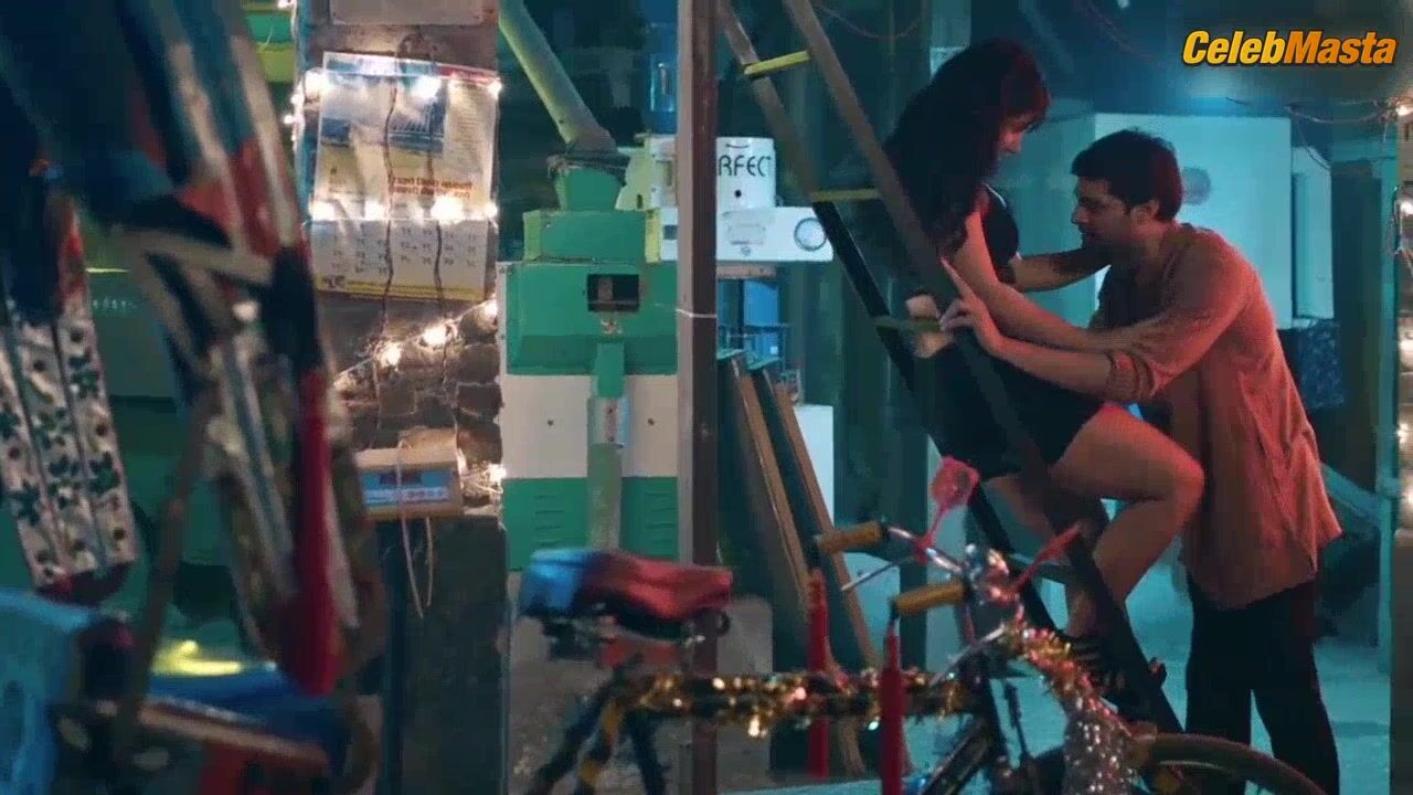 Manvi Chugh ’s Booty Scene In Rikshawala - Photo 5 of 5 photo 4