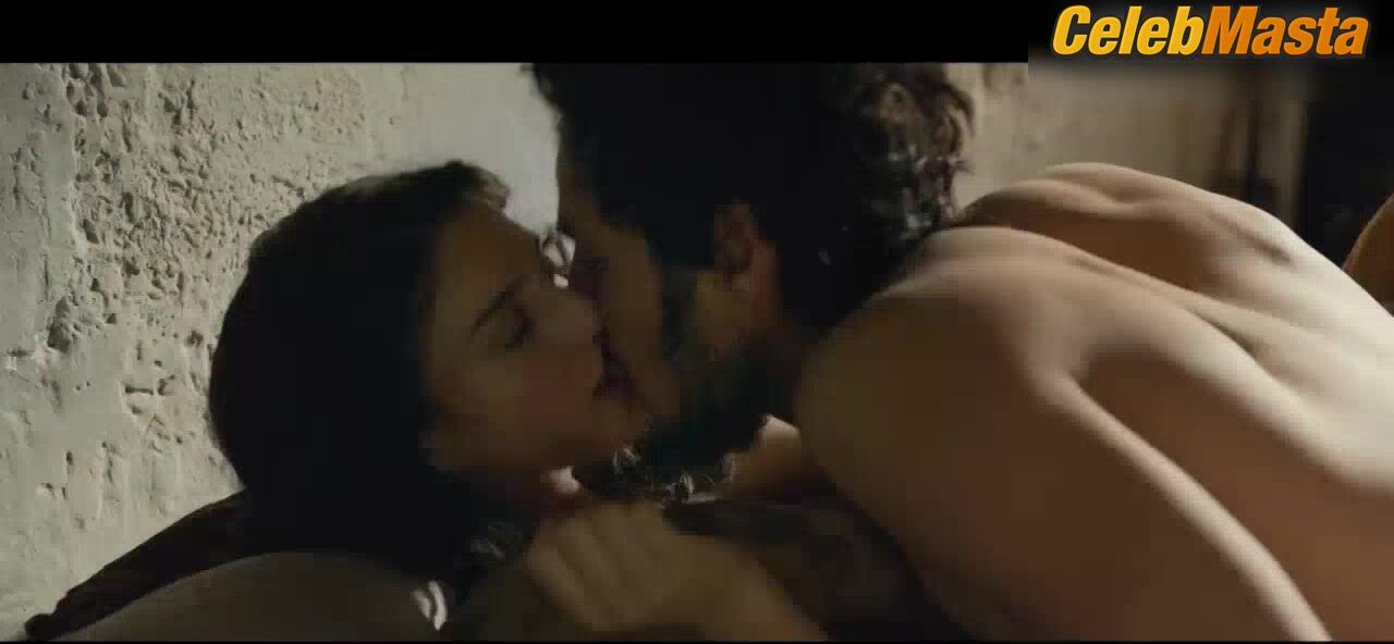 Maria Valverde Tits Scene In Ali & Nino - Photo 1 of 5 photo 5