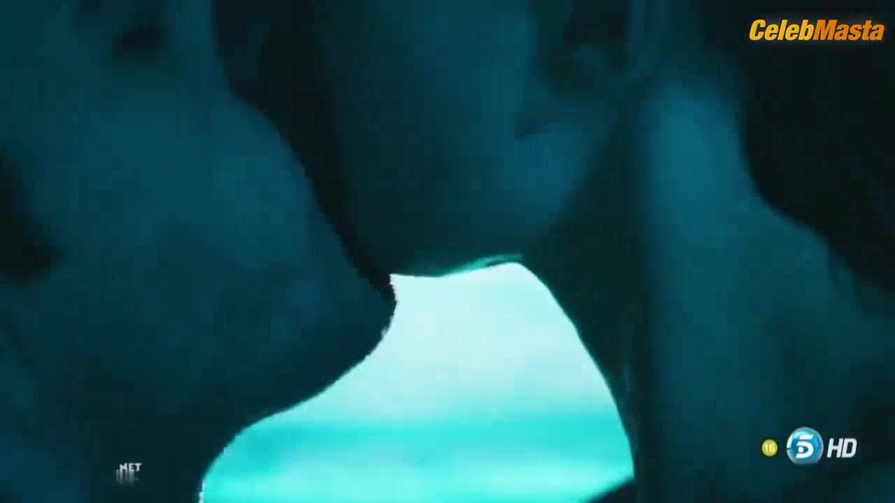 Maria Valverde Booty, Tits Scene In Hermanos - Photo 1 of 5 photo 2