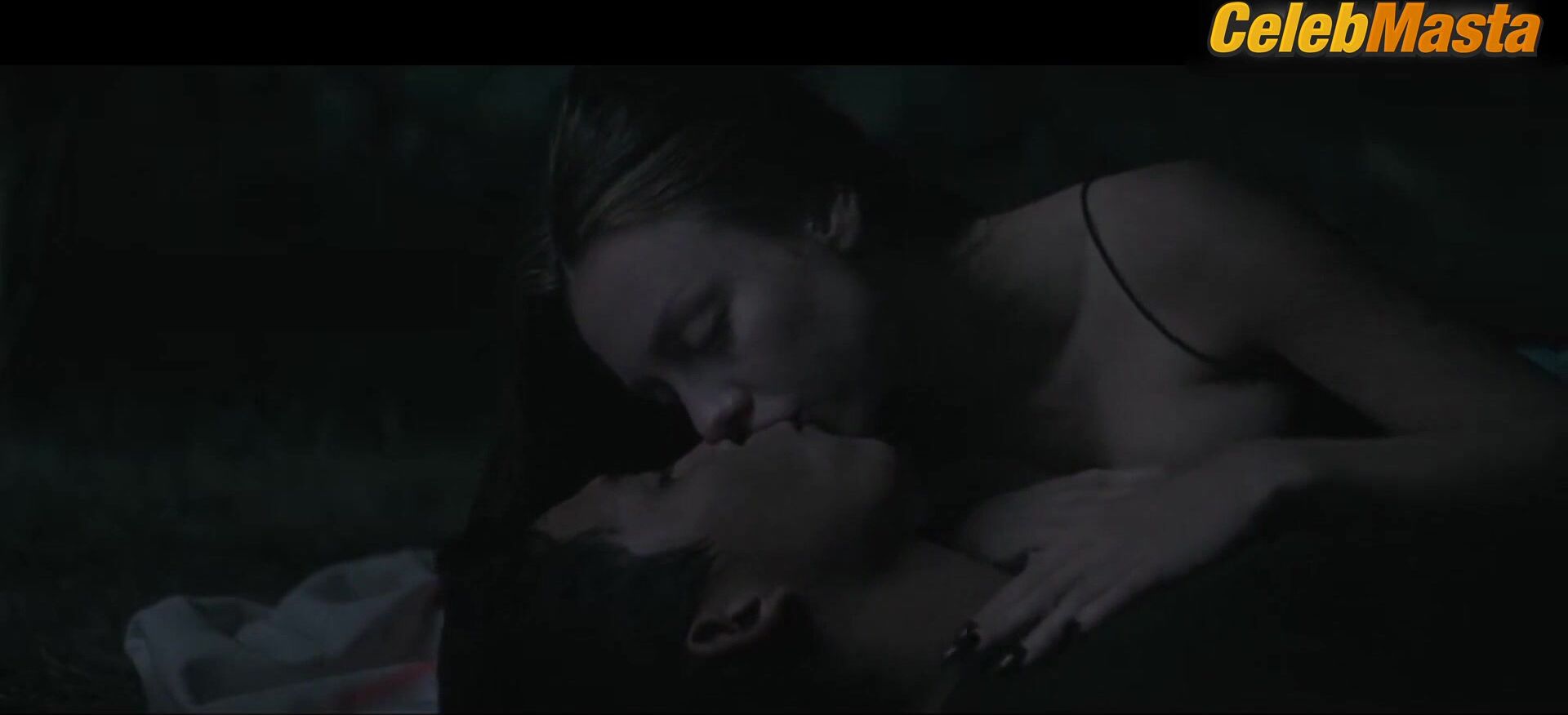 Ester Exposito Reveals Hot Body Scene In Lost In The Night - Photo 3 of 5 photo 2
